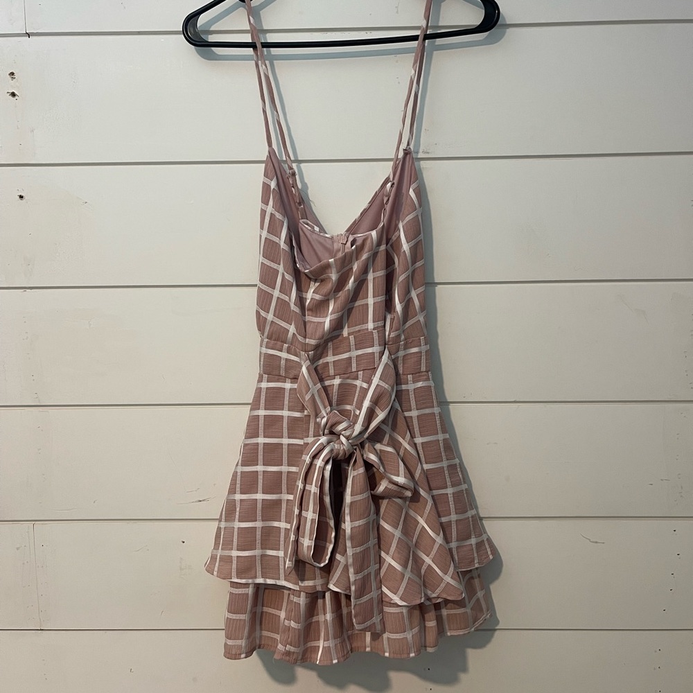 BNWOT blush pink v-neck ruffle romper size XL - Picture 8 of 11